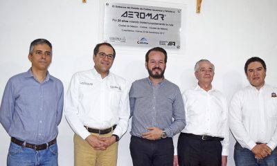 Aeromar celebra con placa haber cumplido 25 años de volar a Colima
