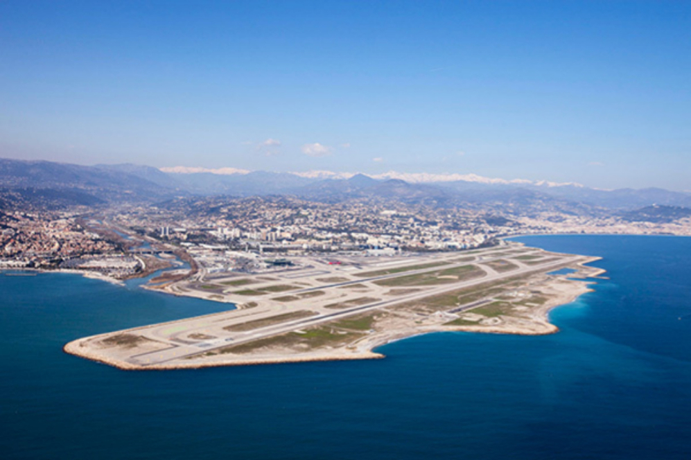 Los aeropuertos más espectaculares del mundo Costa Azul