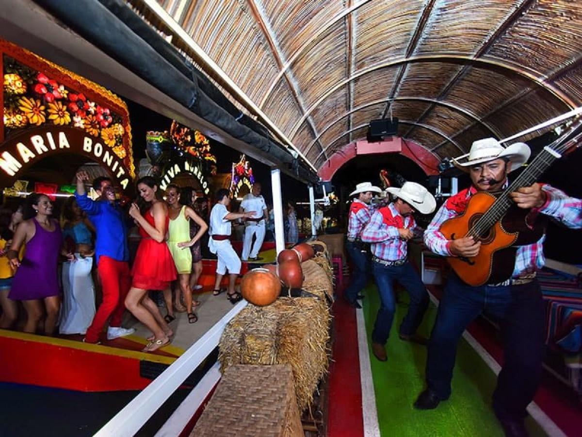Xoximilco, una fiesta en trajinera