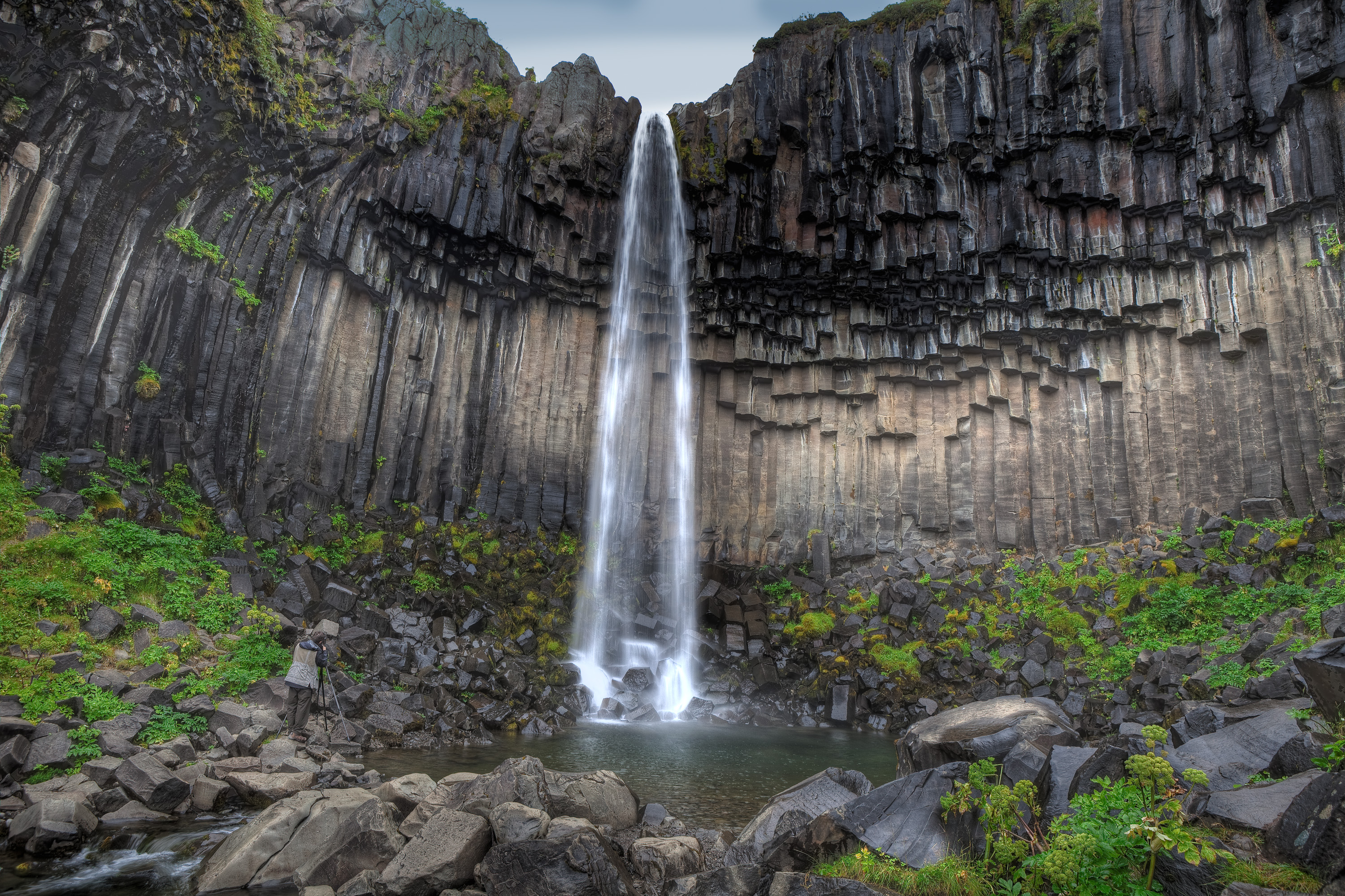 Los paisajes más increíbles del mundo con formas geométricas Cascada Svartifoss