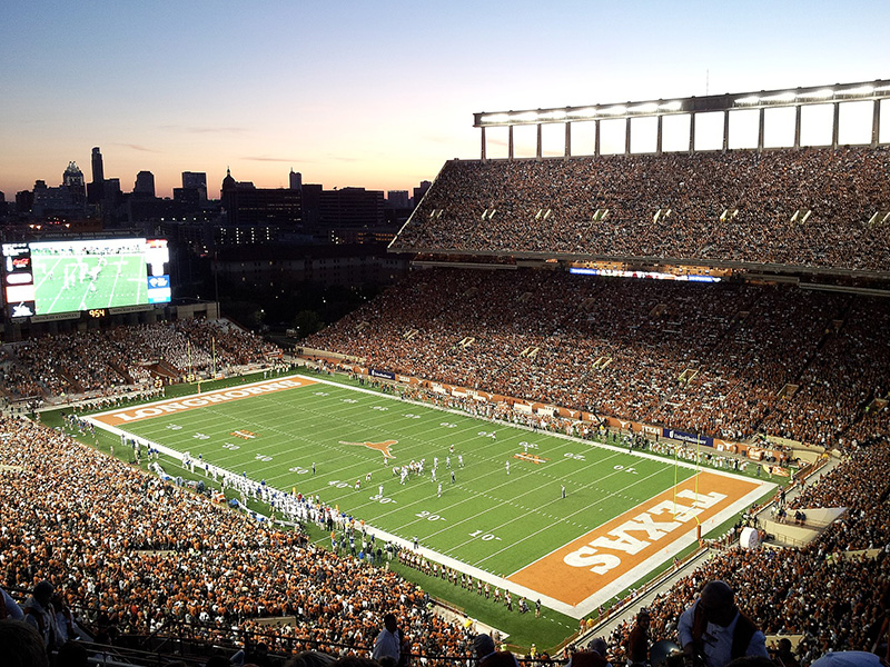 futbol americano universitario en Texas.