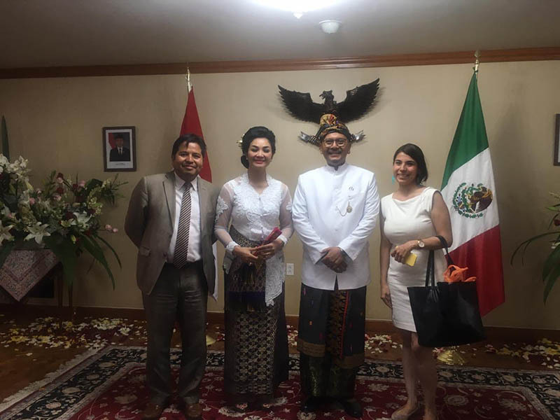 El embajador Cosmas Cheppy Triprakoso Wartono durante la comida del aniversario de la independencia de Indonesia