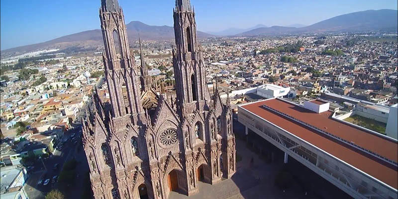 Si vas al Parque NUno de los lugares para visitar en Zamoraacional Lago de Camécuaro, también visita Zamora.