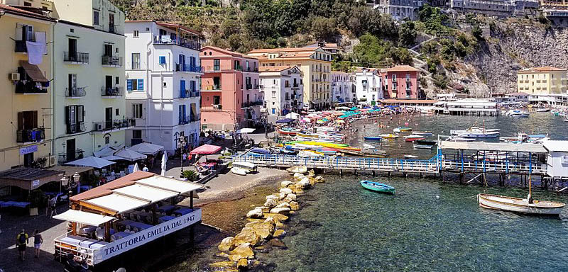 Ve a la playa, una de las actividades qué hacer en Sorrento