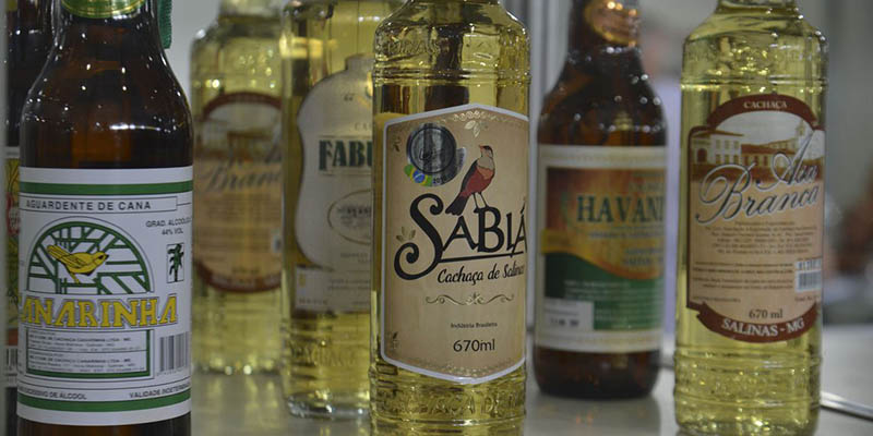 gastronomia-de-brasil-cachaca.jpg