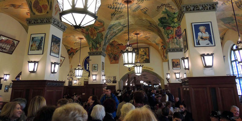 que-hacer-en-munich-hofbräuhaus