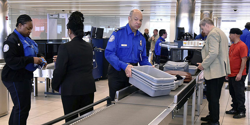 cosas que pasan en un aeropuerto