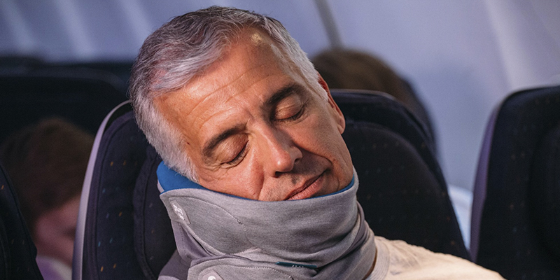 tips para dormir en un avión