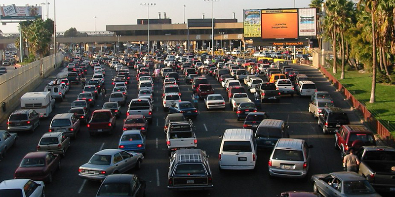 Se extienden las restricciones al tránsito terrestre entre México y USA