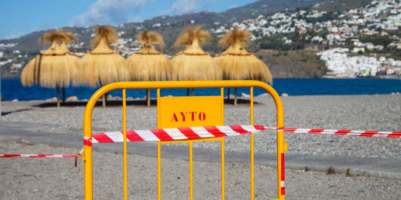 ¿Cómo cuidarte del COVID-19 en la playa?