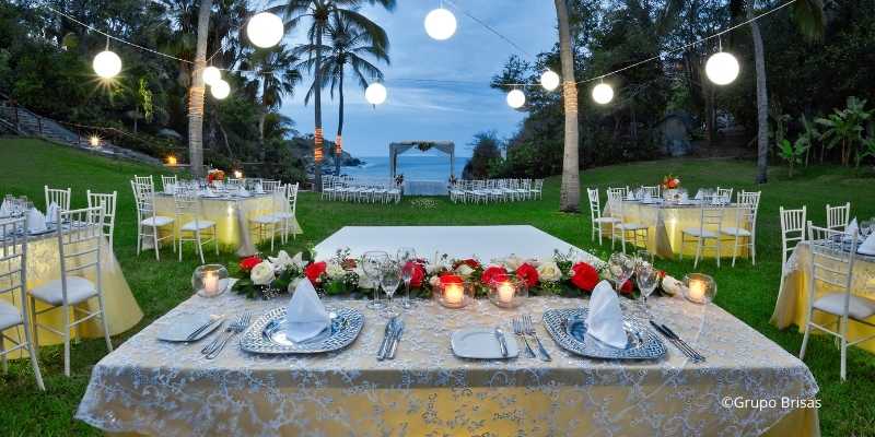 brisas huatulco wedding planner