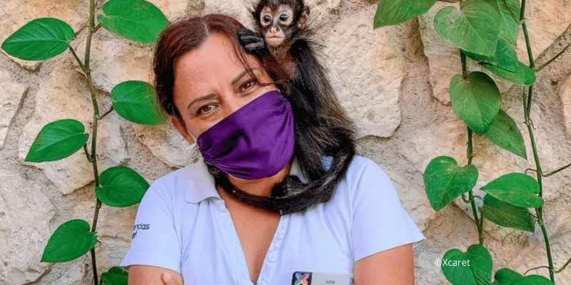 mujeres trabajando xcaret