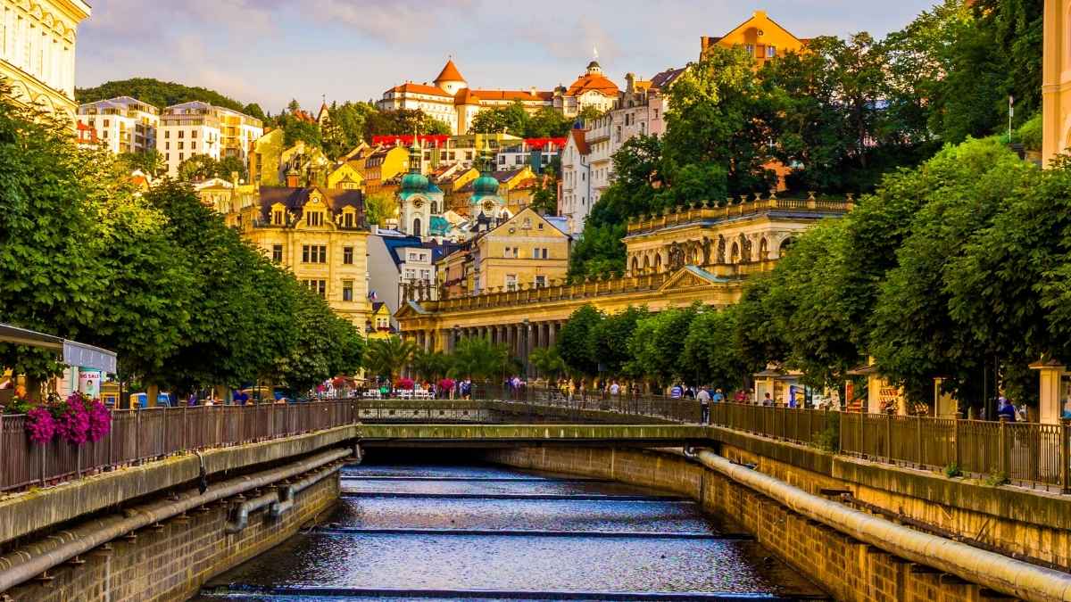 Karlovy Vary, ciudad balneario más famosa del mundo Report