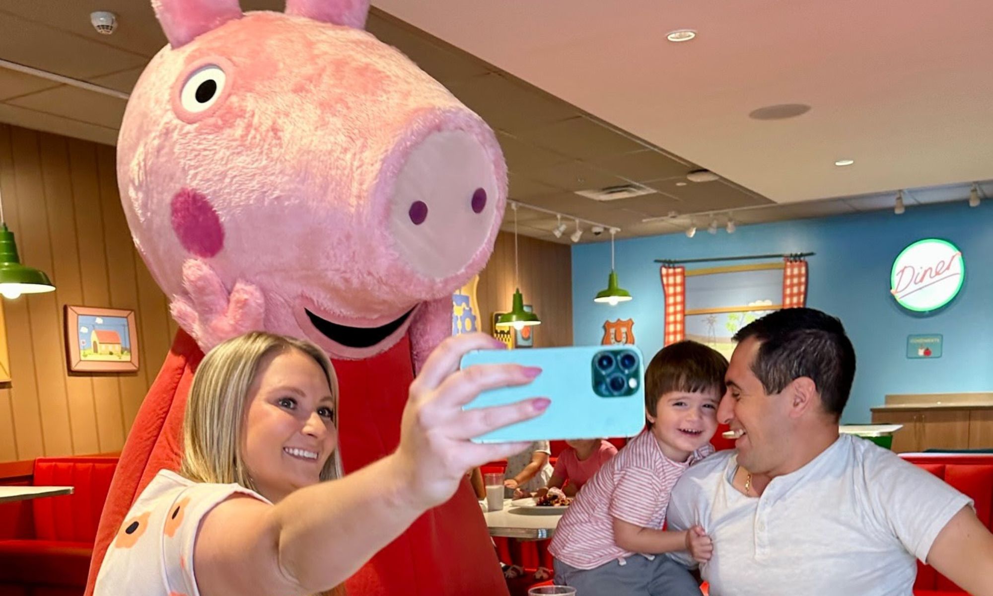 CYP BRANDS – Set Per La Colazione Peppa Pig Con Teiera E Tostapane – Giocattolo Con Suoni E Luci – Batterie Incluse