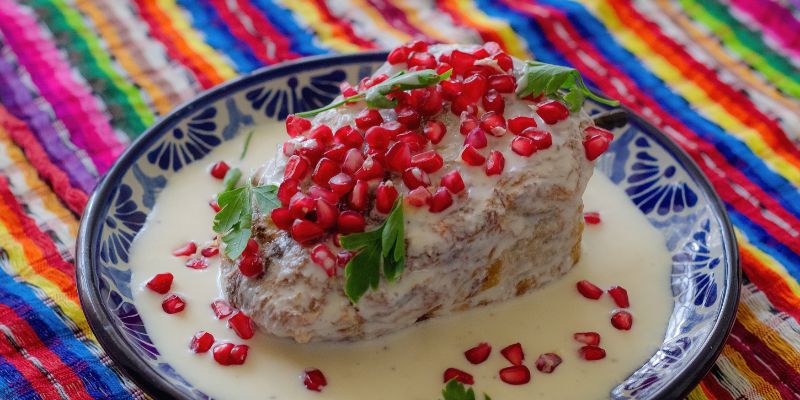 chiles en nogada