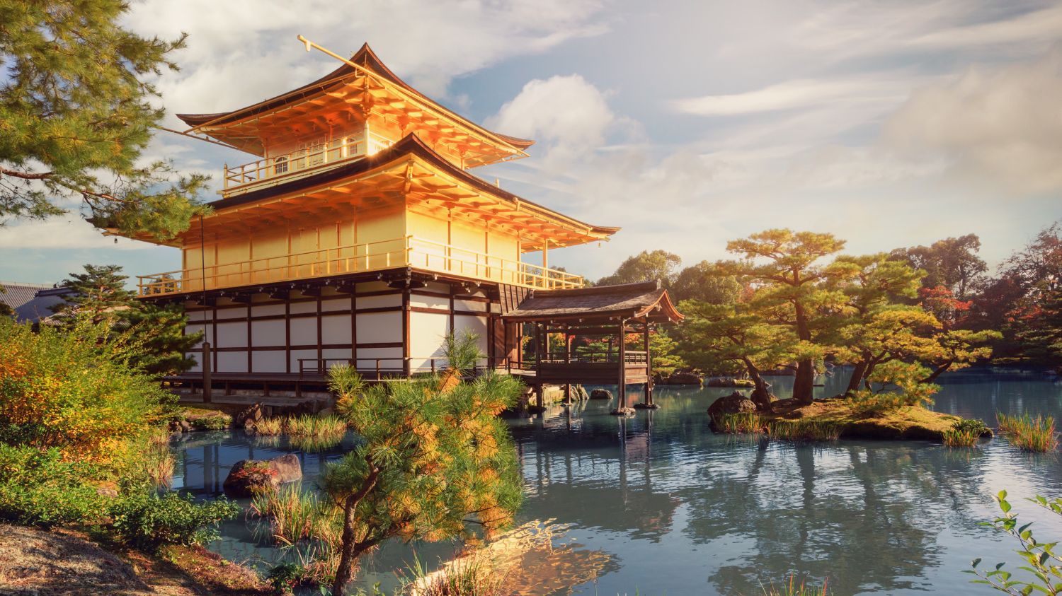 templo kinkakuji pabellón dorado en kioto