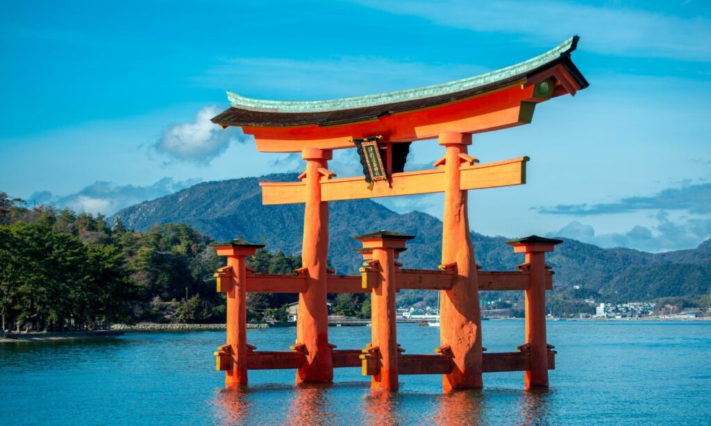 Santuario Itsukushima monte fuji kioto japón límites al turismo