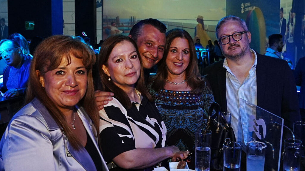 cuatro anos nao travel collection