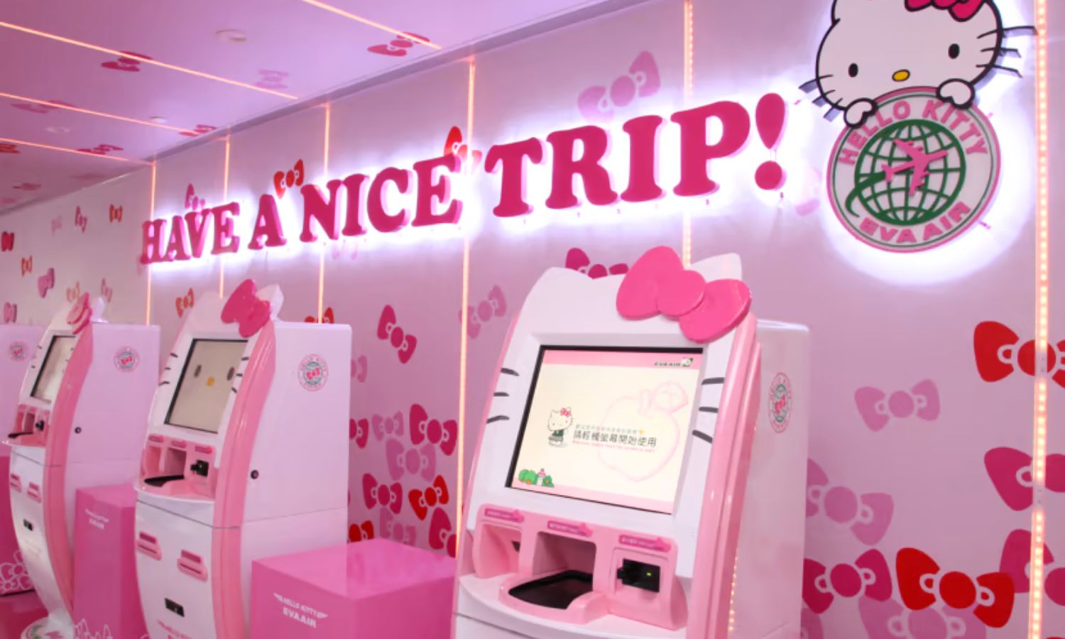 experiencia antes de abordar al avion hello kitty