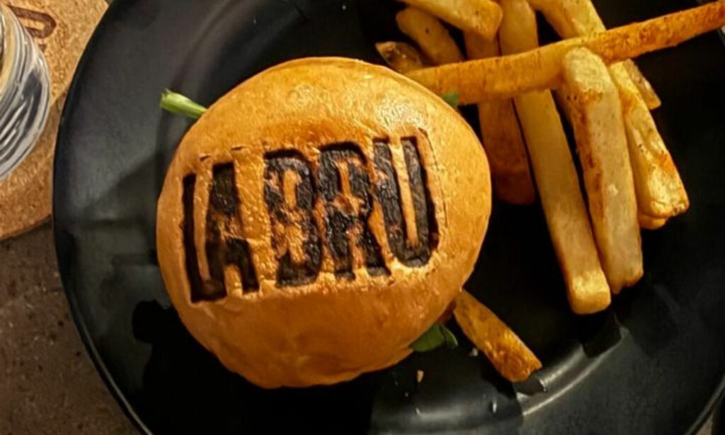 mini hamburguesas cervecería la bru