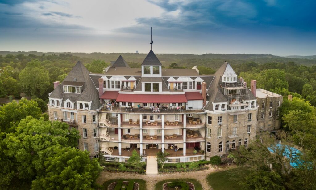 crescent hotel y spa eureka springs arkansas