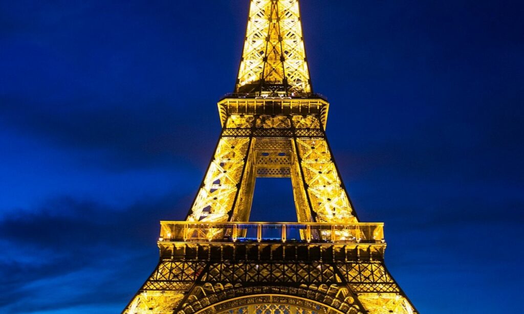 iluminación de la torre eiffel