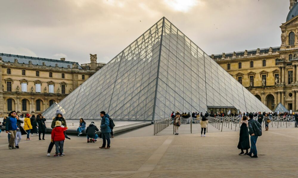 errores-museo-del-louvre-2025