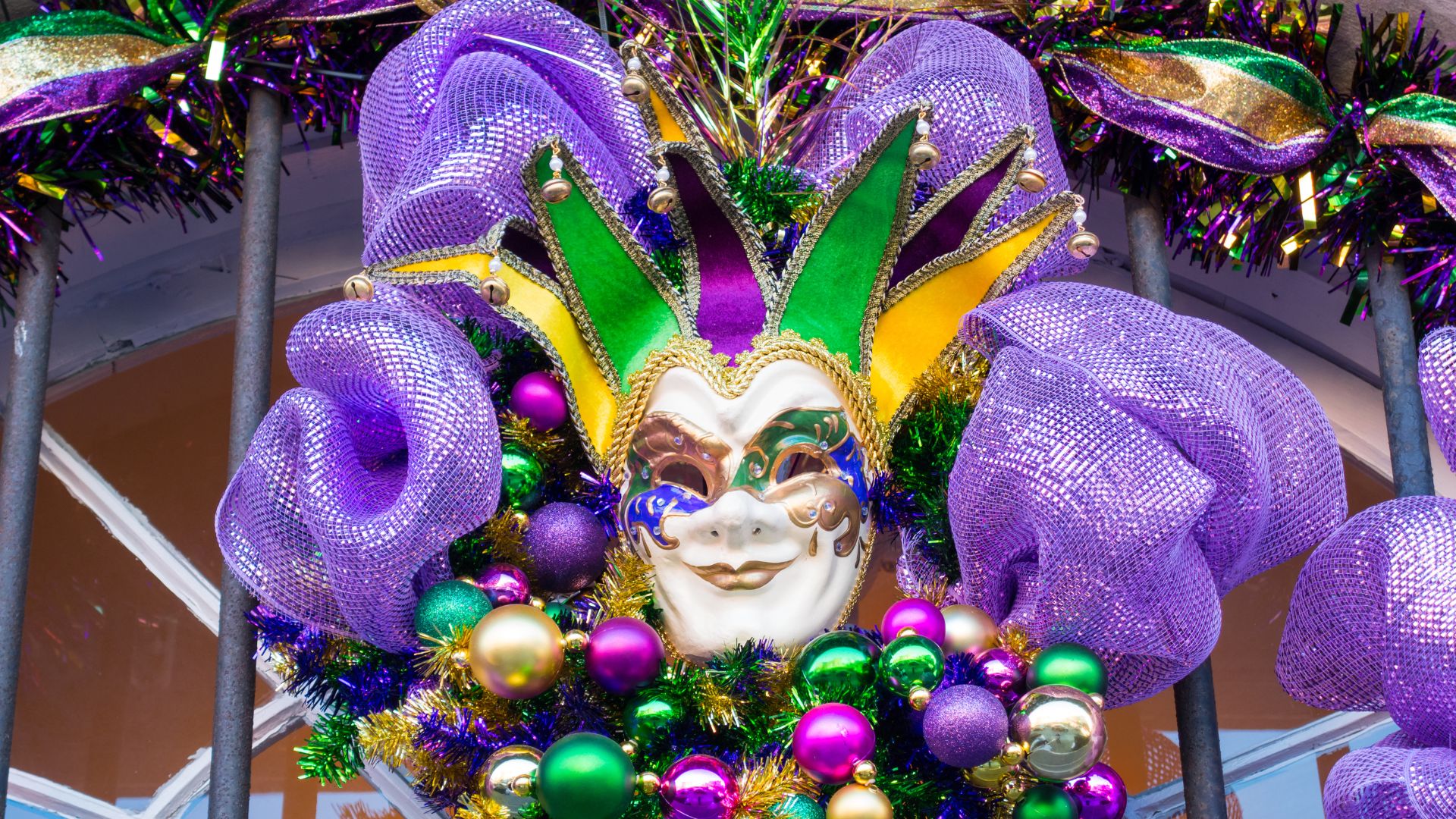mardi-gras-travel-report-vestimenta