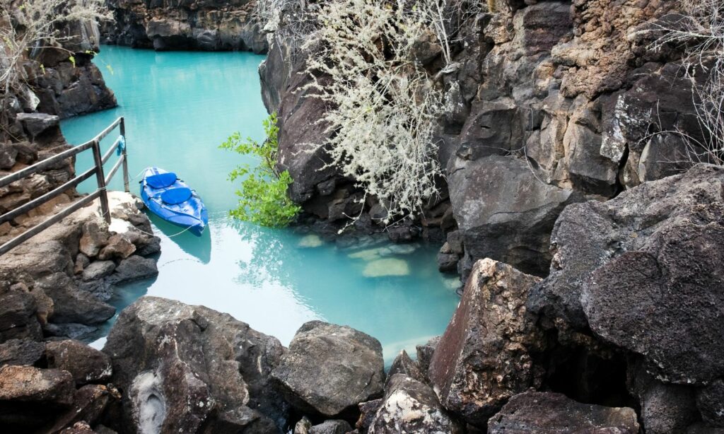 isla galapagos lancha