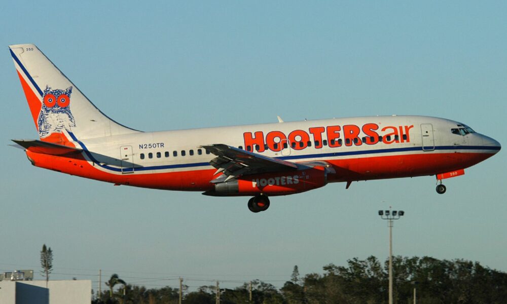 hooters-air-aerolinea