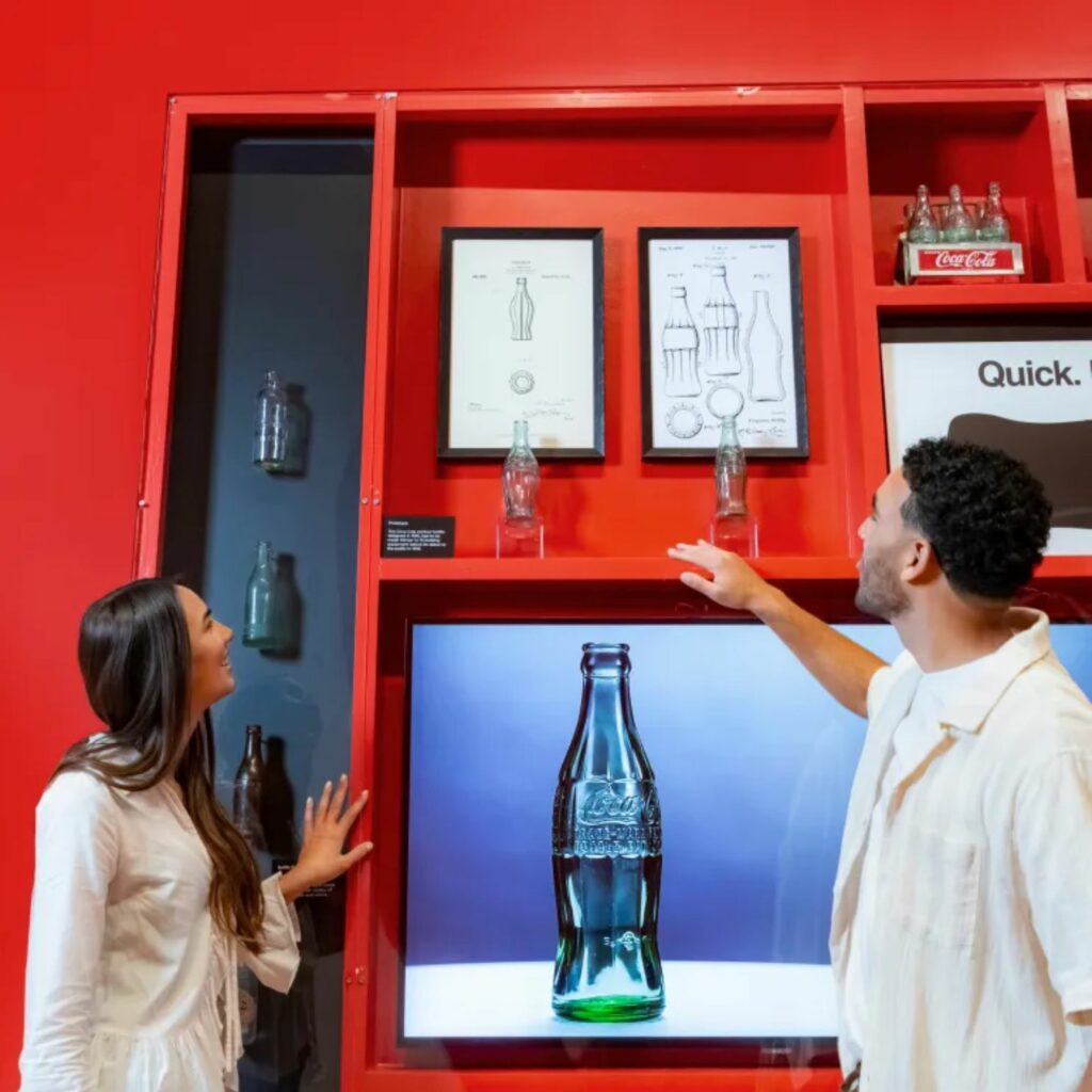 museo-coca-cola-botella-contour