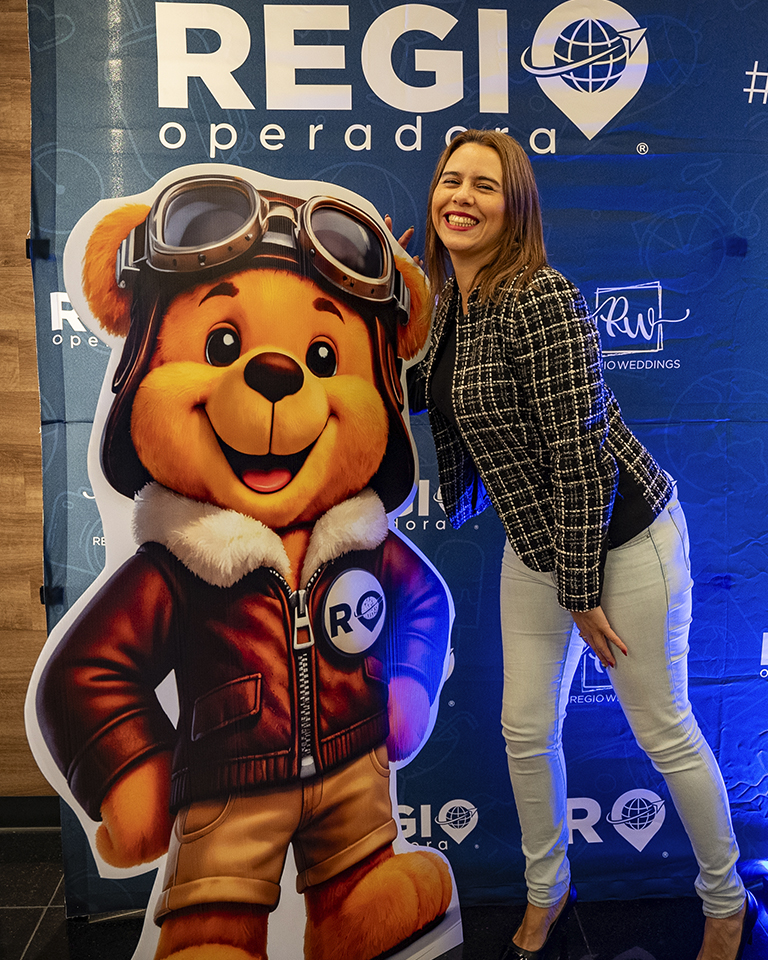 andrea rivera the palace company regio dia del agente de viajes