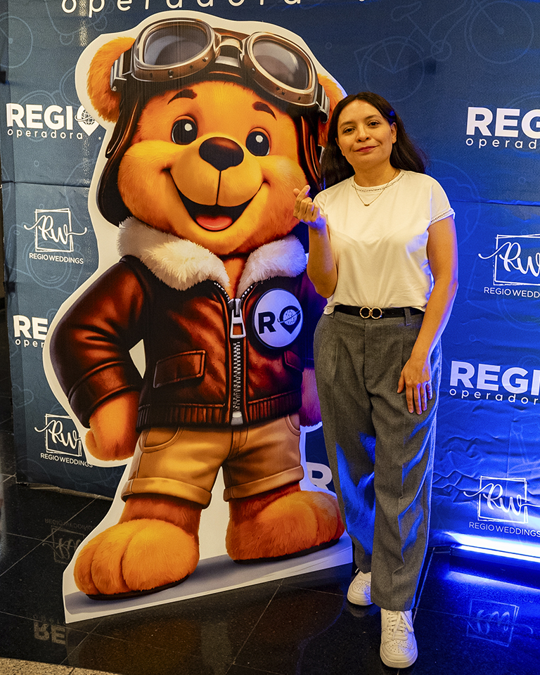 mariana muzquiz viva aerobus regio dia del agente de viajes