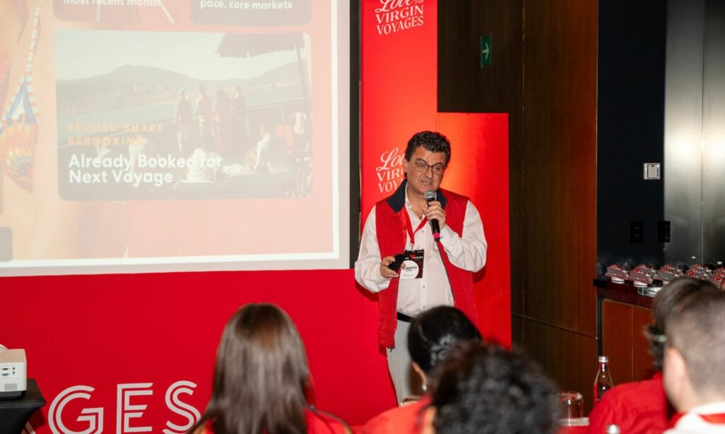 Virgin Voyages en México, Alberto Muñoz