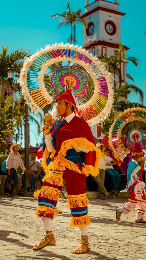 Danzante volador en el Centro Histórico de Cuetzalan
