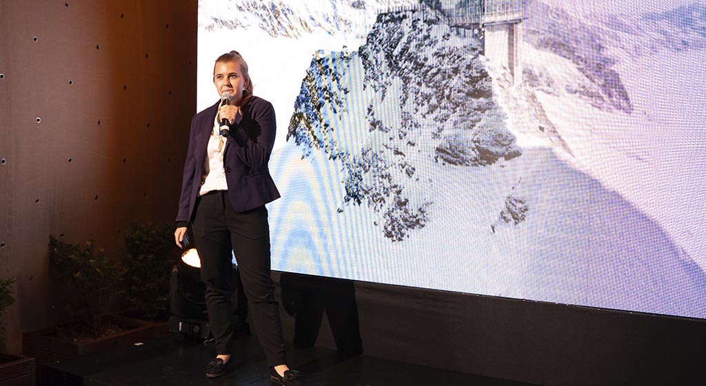 Representante de Jungfrau Railways presentando Jungfraujoch Top of Europe durante Meet the Swiss, misión de ventas de Suiza en México organizada por Monnarka Travel Marketing