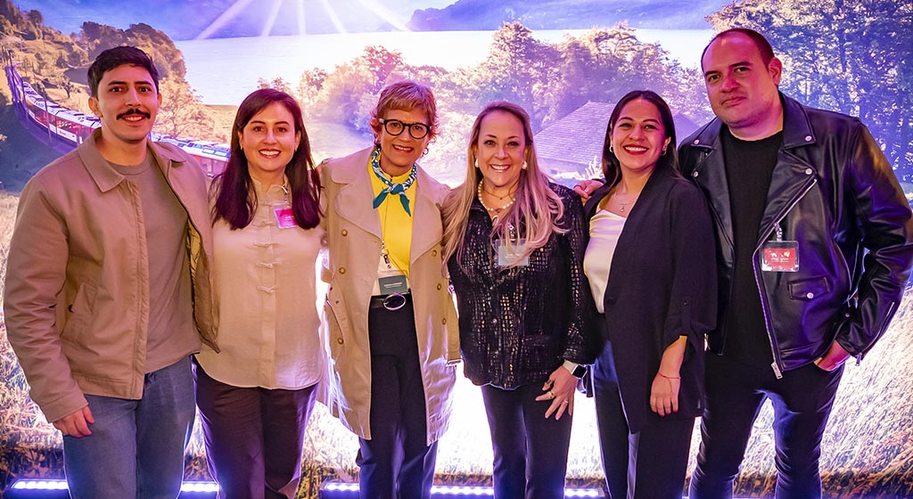 Lillián Toro junto al equipo de Monnarka Travel Marketing durante Meet the Swiss, misión de ventas de Suiza en México