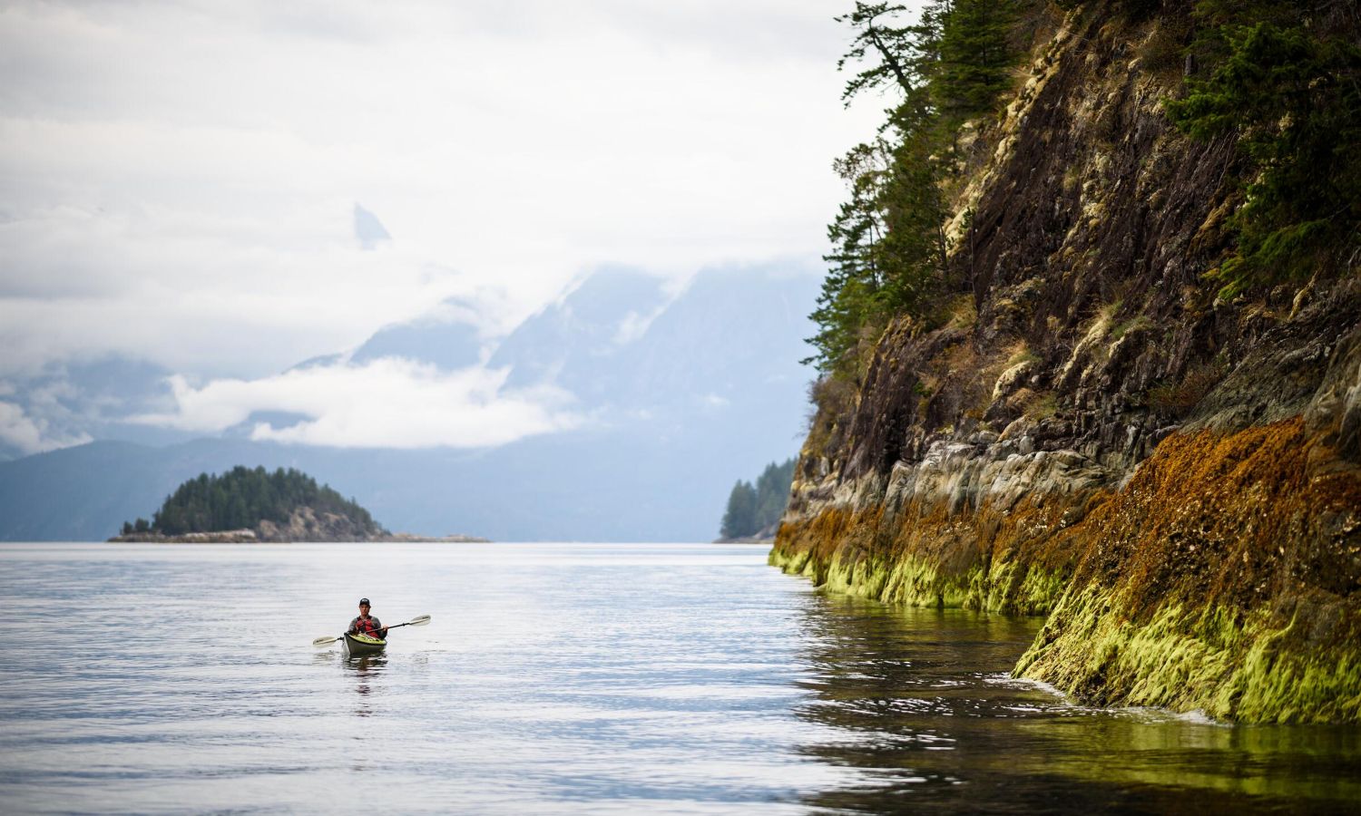 the-infinite-coast-british-columbia-portada